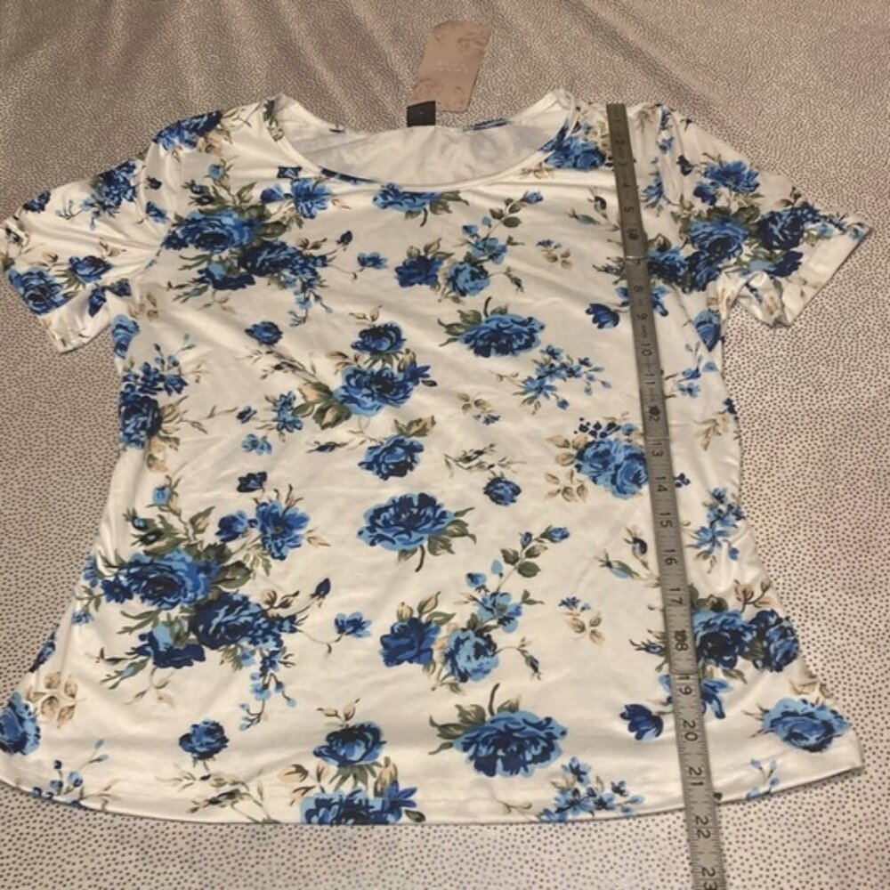SHEIN LUNE Floral Print Tee size M NWT